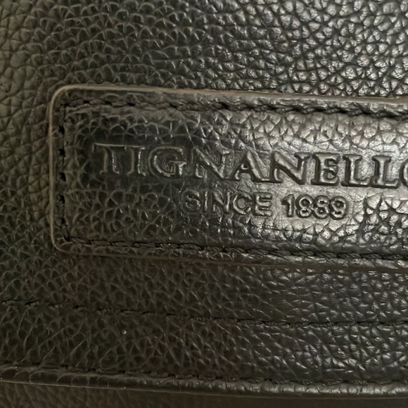 Italian made Crossbody purse Tignanello black leather with inside pockets - Picture 2 of 5
